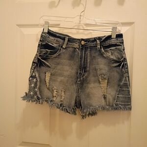 Frayed Hem Star Detail Jean Shorts